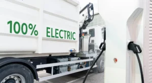 Die Ära von „EN ISO 17409“ beginnt für die Ladesicherheit bei Elektro-Lkw Eine leise und effiziente Ära beginnt in der städtischen Abfallsammlung mit Elektro-Müllfahrzeugen