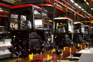 Eine neue Ära des inländischen Motorenkonzepts und normkonformer Produktion bei Gradern und Planierraupen Eine neue Ära des inländischen Motorenkonzepts und normkonformer Produktion bei Gradern und Planierraupen