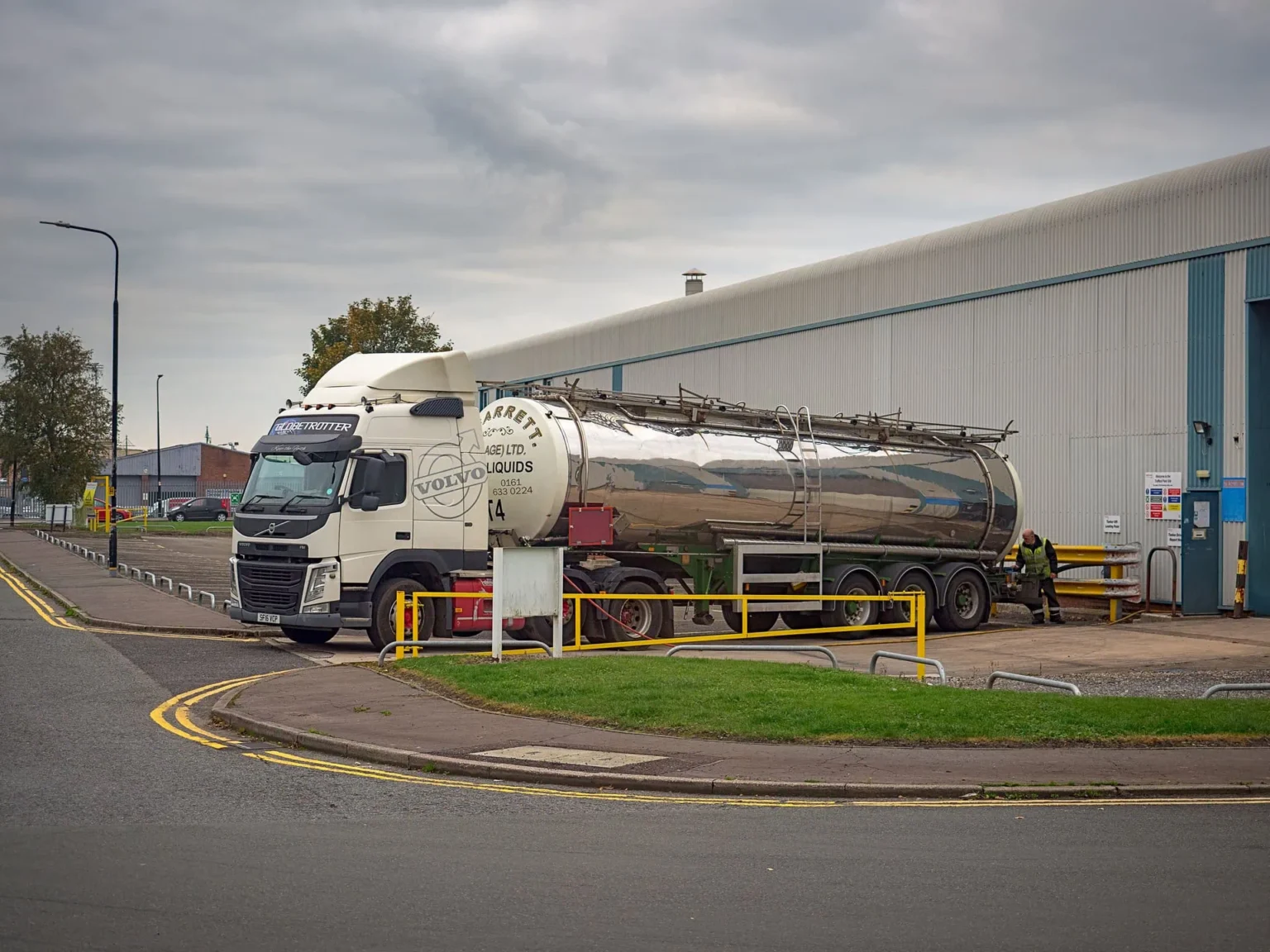 Соответствие европейским стандартам посредством технологии CIP в гигиенических пищевых цистернах